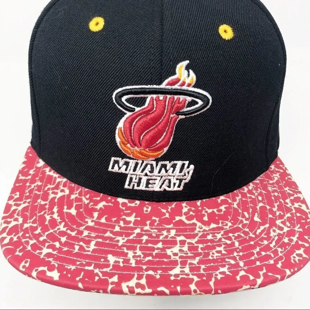 MIAMI HEAT Mitchell & Ness Hardwood Classics NBA Baseball Hat Cap
